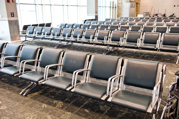 Large Amount Of Empty Seating Area Inside Airport — Stock Photo, Image