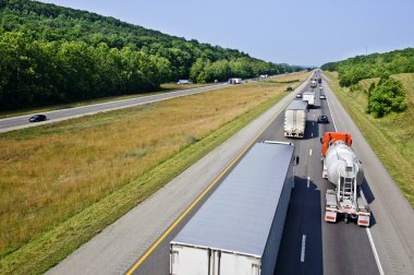 Dizel kamyon değil seyahat ile Interstate Highway olarak tanımlanabilir