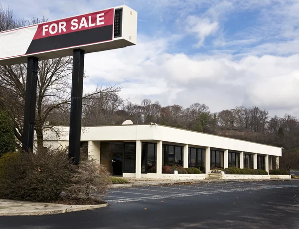 Out Of Business Auto Dealership — Stock Photo, Image