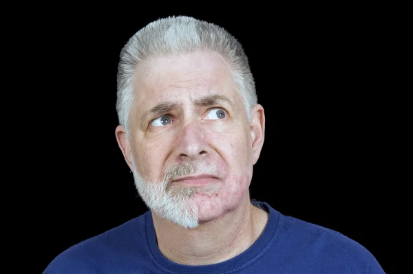 Mann mit halbem Bart abrasiert — Stockfoto