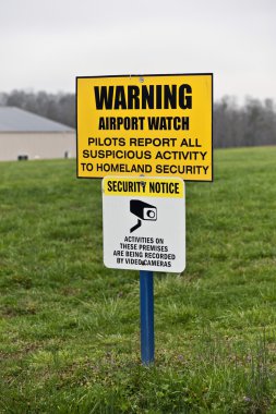 Güvenlik işareti dışında Havaalanı