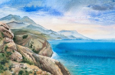 Deniz suluboya peyzaj. Bulutlu bir gökyüzünde gün batımı, solda dağlar ve kayalar, ve sağda mavi bir deniz..