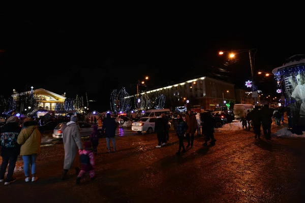 Ruas da tarde de Kaluga em férias de Ano Novo — Fotografia de Stock