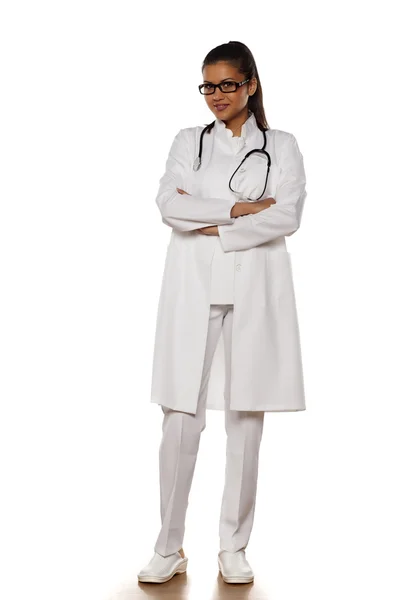 Młoda kobieta lekarz — Zdjęcie stockowe