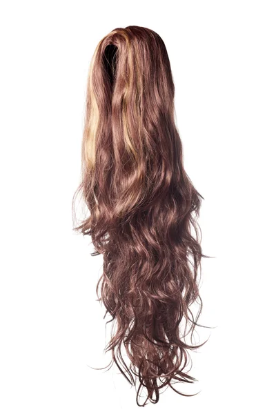 Длинный вьющийся коричневый парик — стоковое фото