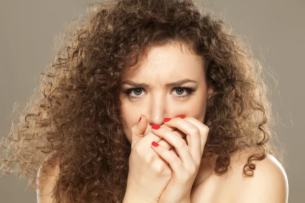 Young shocked woman — Stock Photo, Image