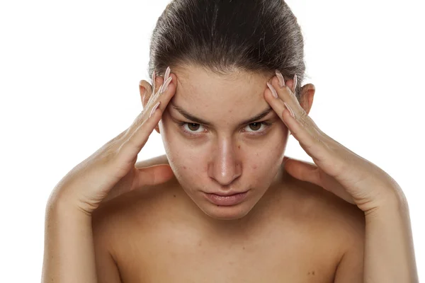 Mujer con dolor de cabeza — Foto de Stock