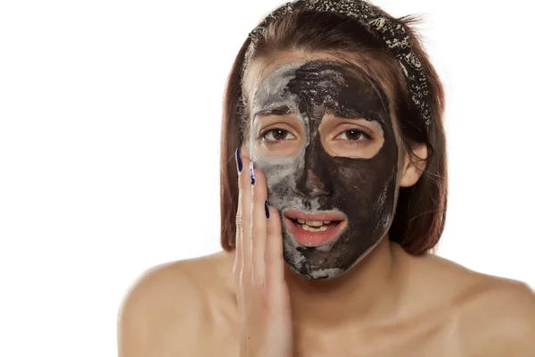 Cuidado com a pele - máscara facial — Fotografia de Stock
