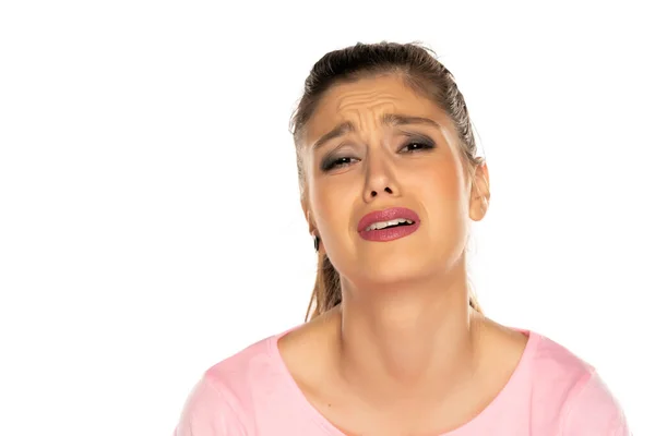 Retrato Uma Jovem Mulher Desesperada Chorando Fundo Branco — Fotografia de Stock