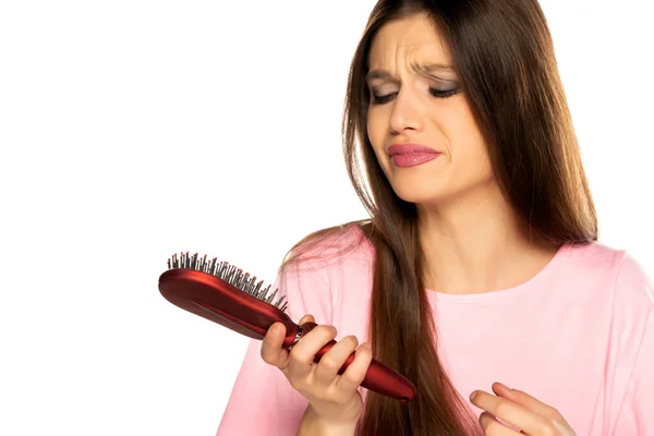 Portret Van Jonge Nerveuze Vrouw Zoek Naar Haar Haar Witte — Stockfoto