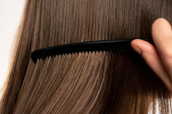 Closeup Young Woman Combing Her Hair — Stock Photo, Image