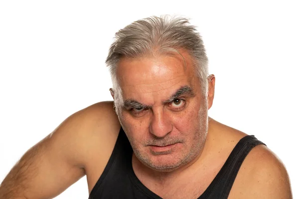 Μεσήλικας Θυμωμένος Άνθρωπος Κοντά Γκρίζα Μαλλιά Λευκό Φόντο — Φωτογραφία Αρχείου
