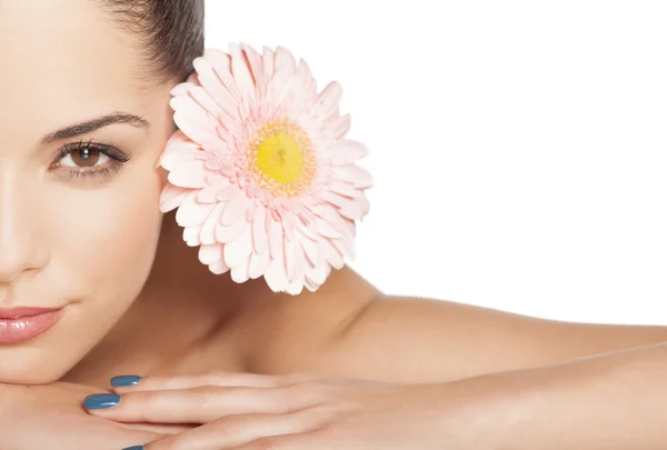 Woman with gerbera — Stock Photo, Image