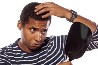 Bir ayna ile erkekler