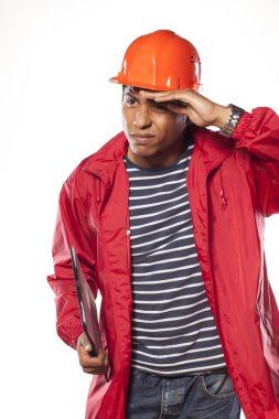 İşçi kask ve Not Defteri ile