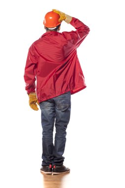 İşçi kask ve eldiven ile