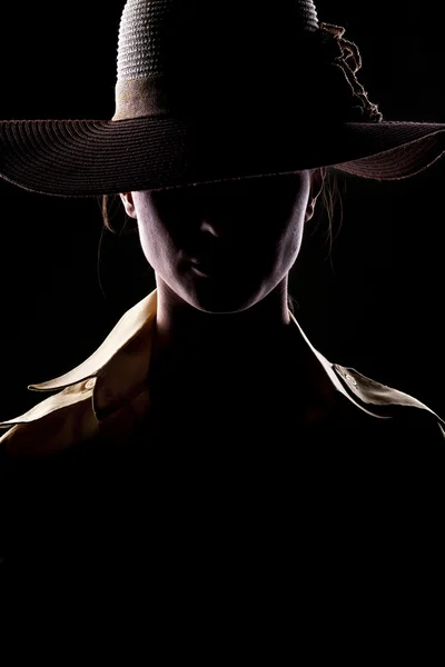El rostro de la mujer en sombra — Foto de Stock