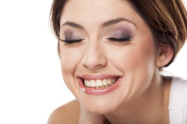 utangaç bir gülümseme