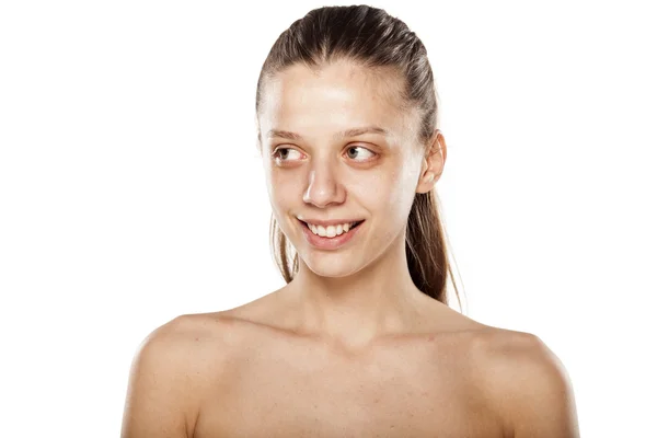 Mujer feliz sin maquillaje — Foto de Stock