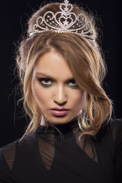 Woman with crown — Stock Photo, Image