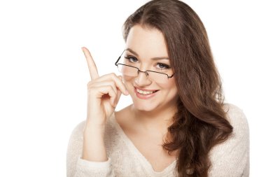 gözlük gülümseyen kadın