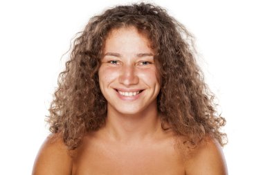 kıvırcık ve makyaj olmadan