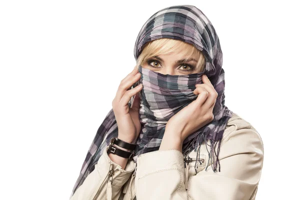 Scarf over face — Stockfoto