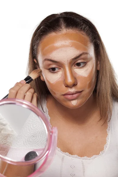 Mujer sombreando su cara —  Fotos de Stock