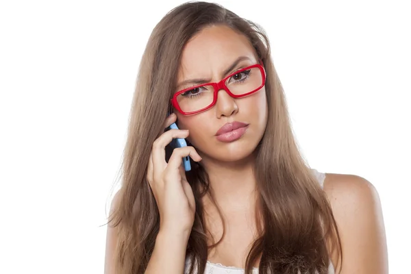 Menina nervosa no telefone — Fotografia de Stock