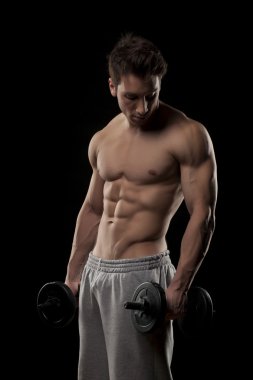 ağırlıklar ile kas adam