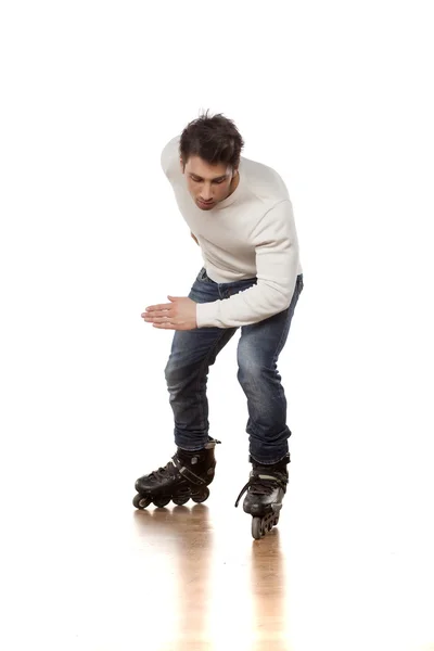 Homme avec patins à roulettes — Photo