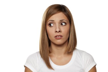 şüpheli hareketi ile mutsuz