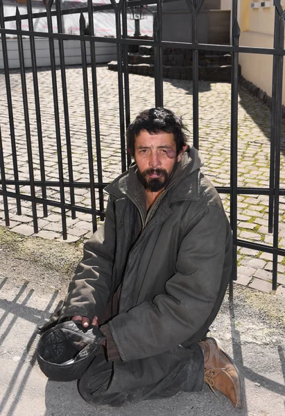Hemlösa mannen på gatan — Stockfoto