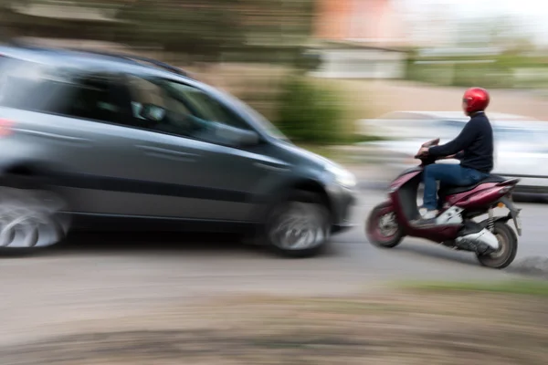 Dangerous city traffic situation — Stock Photo, Image