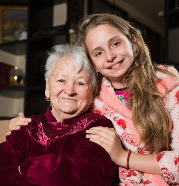 Lycklig mormor och barnbarn — Stockfoto