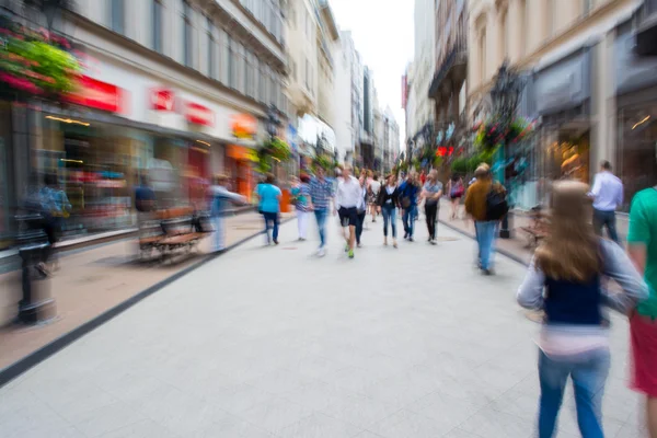 Rušné město lidí — Stock fotografie