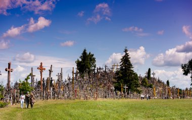 Siauliai, Litvanya - 12 Temmuz 2015: Hill, haç (Kryziu 