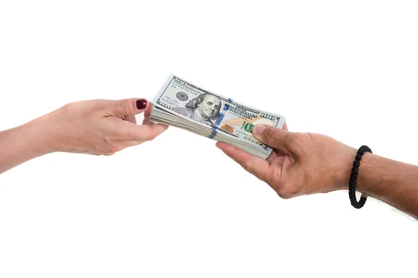 Mann schenkt Frau Dollarscheine — Stockfoto