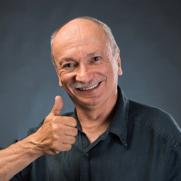 Hombre viejo sonriente — Foto de Stock