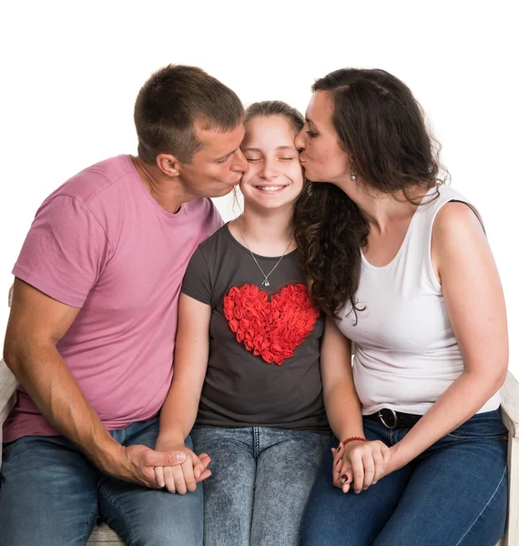 Famiglia felice posa su un bianco — Foto Stock