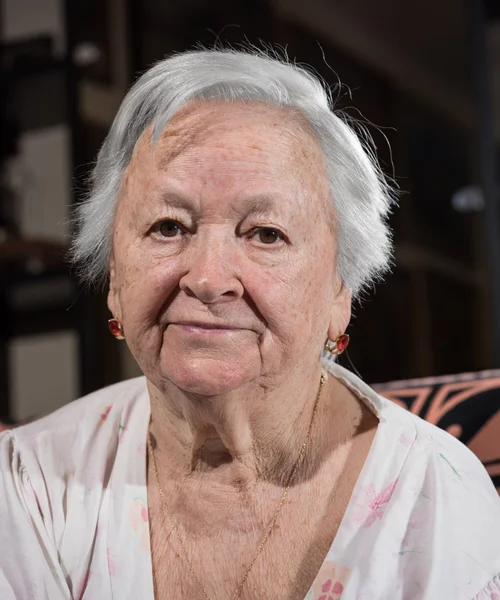 Vieja mujer triste — Foto de Stock