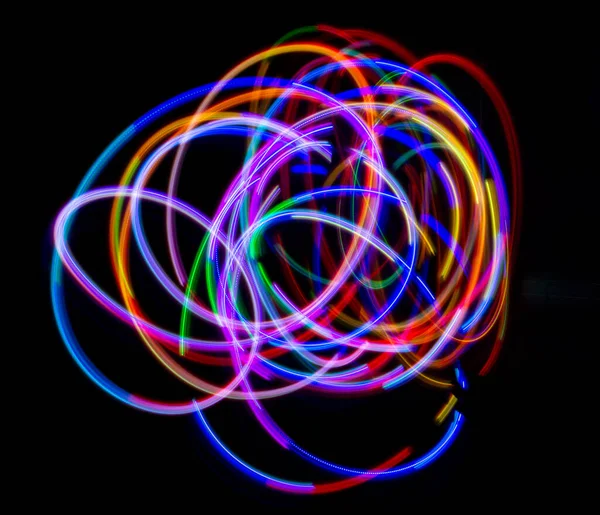 Lignes Multicolores Abstraites Dessinées Par Lumière Sur Fond Noir Lignes — Photo