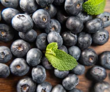 Yabanmersini arka planı. Olgun ve sulu taze yaban mersini.