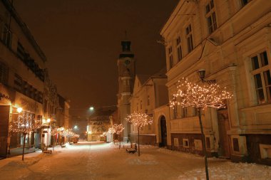 Uzhhorod, Ukrayna - 18 Ocak 2006: Ukrayna 'nın eski Uzhhorod kentinin sokakları ve mimarisi