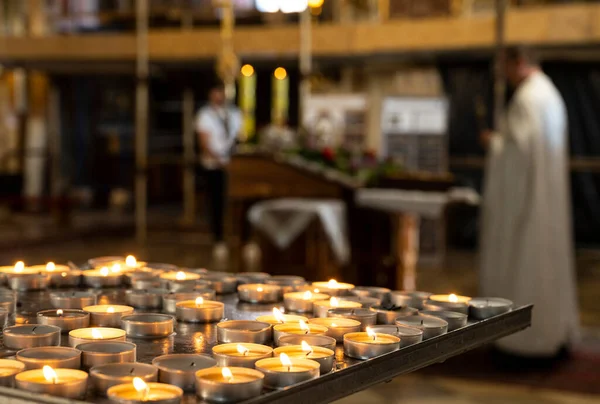 Glühende Kerzen Einer Griechisch Katholischen Kirche Stockbild