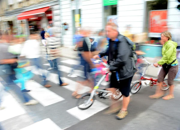 Busy city street people on zebra crossing — Stock Photo, Image