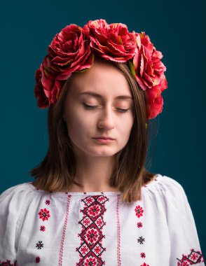 ağlayan kız Ukrayna Milli takım elbise