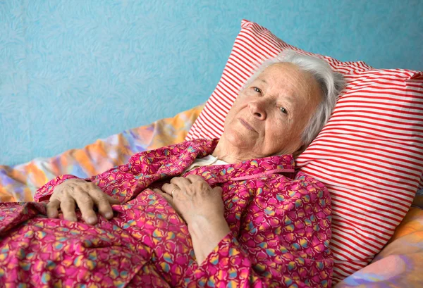 Senior zieke vrouw — Stockfoto