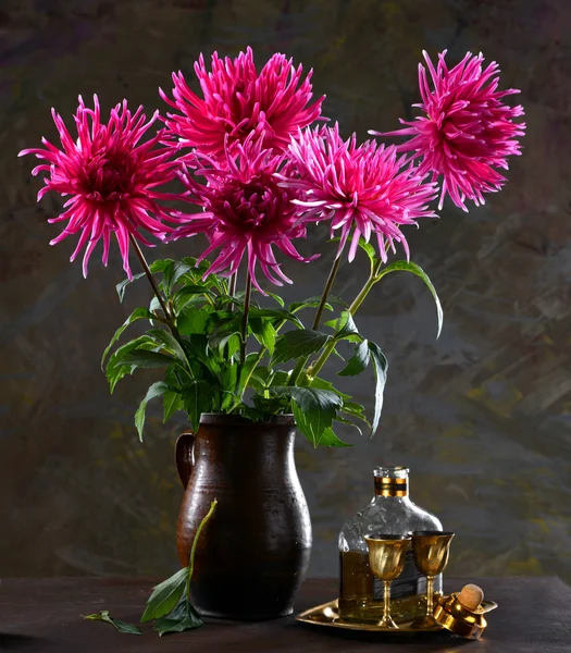 Still life with a bunch of asters — Stock Photo, Image