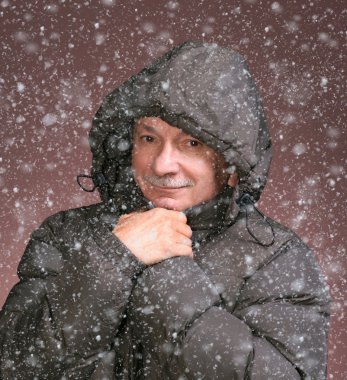 Kış giyim üst düzey bir adam portresi